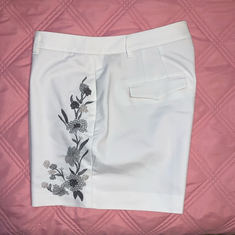 WHBM The 5” Short Lined Off White Sz 12